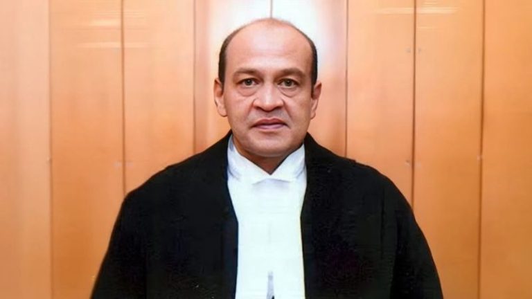दारू की बोतलों से फैली थी नोटों में लगी आग, प्लास्टिक की पन्नियों में थीं गड्डियाँ: जस्टिस यशवंत वर्मा के घर आग बुझाने वाले फायरफाइटर ने किया खुलासा, बताया- ताला तोड़ कर घुसे थे