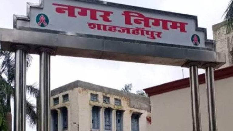 मुगल काल में हिंदुओं से उठवाए जाते थे गोवंश के अवशेष, अब बकरीद पर नहीं करेंगे ‘बड़े’ पशुओं की ‘कुर्बानी’ की सफाई : शाहजहाँपुर में हिंदू कर्मचारियों की माँग, पत्र लेकर DM के पास पहुँचे