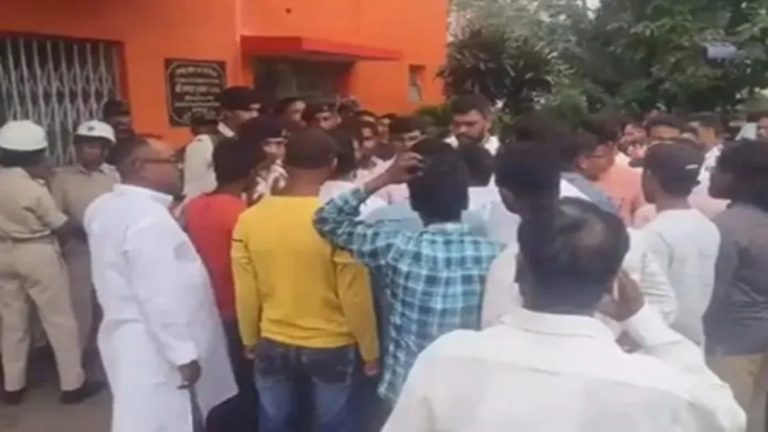 ST महिला से रेप में गिरफ्तार आफताब अंसारी पुलिस की गिरफ्त से भागा, बाद में नदी में मिली लाश: झारखंड पुलिस ने शिकायत करने वाले हिंदू कार्यकर्ताओं पर ही ठोक दिया केस