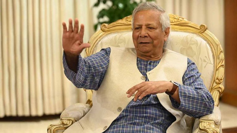 हिन्दुओं पर 2000+ हमले, महिलाओं का रेप… आवामी लीग का दमन: तख्तापलट के बाद बांग्लादेश में बिन चुनाव के ‘तानाशाह’ बनने की ओर अग्रसर हैं मुहम्मद यूनुस