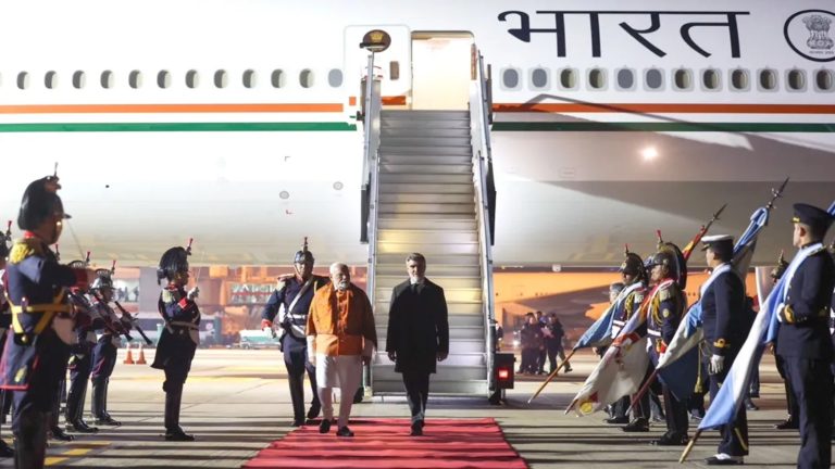 PM मोदी के पहुँचते ही अर्जेंटीना में गूँजा ‘जय श्रीराम’: जानें व्यापारिक साझेदारी के लिहाज से क्यों है प्रधानमंत्री का ये दौरा खास, ऊर्जा क्षेत्र को पहुँचाएगा लाभ