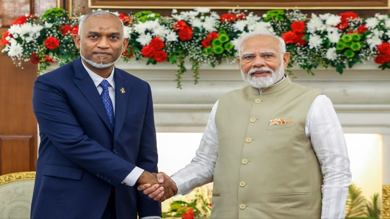 जेब हुई खाली तो उतरा मुइज्जू का ‘इंडिया आउट’ का सुरूर, ‘मोदी इन’ में बदल गई नीति: जानिए कैसे 2 साल में ही भारत-मालदीव के रिश्तों में हुआ ‘पैराडाइम शिफ्ट’