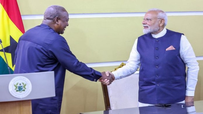 पीएम मोदी और घाना के राष्ट्रपति जॉन ड्रामानी महामा