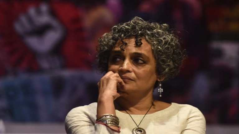 जम्मू-कश्मीर में आतंक-अलगाववाद को बढ़ाने वाली 25 किताबें बैन, अरुंधति रॉय की ‘आजादी’ भी लिस्ट में शामिल: पंजाब-तेलंगाना को उपनिवेश बताने वाली वामपंथन पर चल रहा UAPA केस