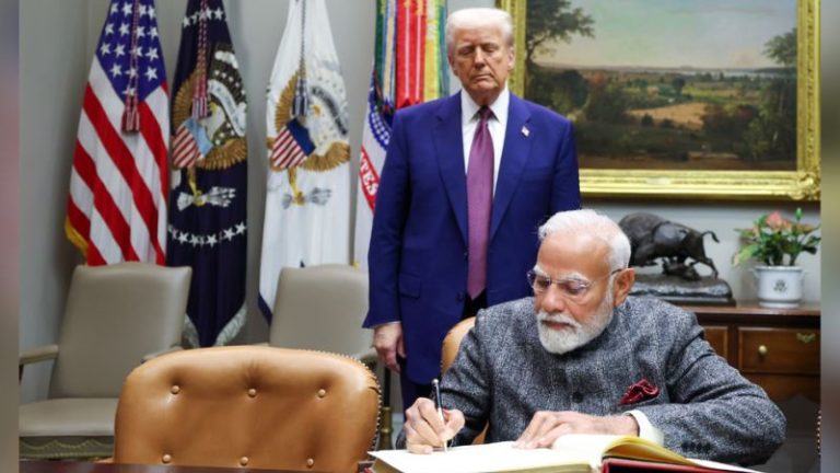 रूसी तेल से नहीं झुलसे हैं ट्रंप, चाहते थे नोबेल शांति पुरस्कार के लिए नॉमिनेट करे भारत: इनकार से बन गए खिसियानी बिल्ली