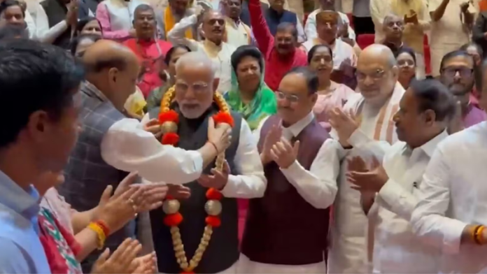एनडीए संसदीय दल की बैठक में पीएम मोदी