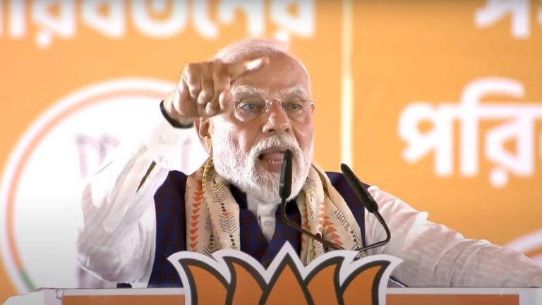 ‘TMC जाएगी, बदलाव आएगा…बंगाल को नई रोशनी की जरूरत’: PM मोदी ने ममता सरकार पर जमकर साधा निशाना, कहा- सत्ता के लिए घुसपैठ को बढ़ावा दे रहे इंडी गठबंधन वाले