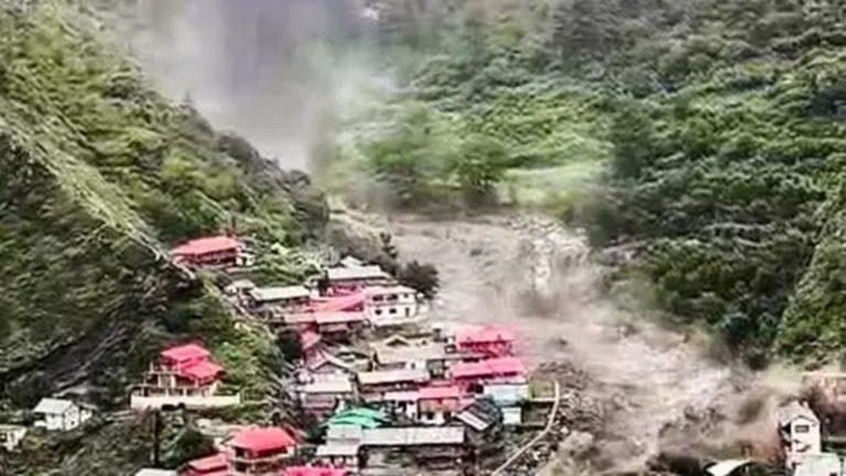 कुदरत का बुलडोजर, खुदा की लाठी… ख़ुशी मनाओ: बादल फटने से देवभूमि में तबाही, इस्लामी कट्टरपंथी फैला रहे हिंदू घृणा
