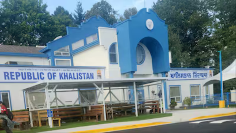 कनाडा में SFJ ने बनाया ‘दूतावास’, टैक्स पेयर के पैसे से बने गुरूद्वारे का हिस्सा कब्जाया: ‘डिप्लोमेटिक पोस्ट’ पर ‘रिपब्लिक ऑफ़ खालिस्तान’ लिखा