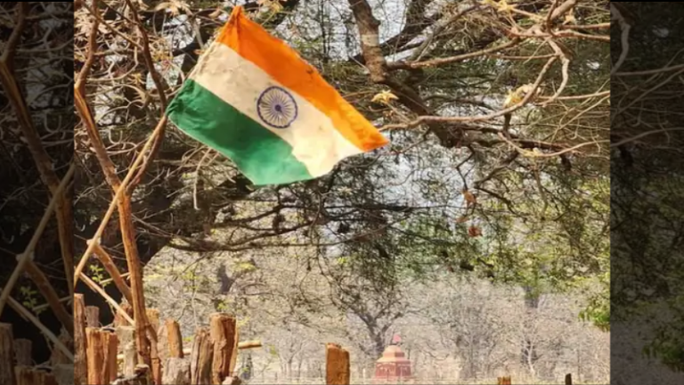 लाल किले से सुकमा तक ‘वामपंथी आतंक’ पर एक साथ प्रहार, जिन गाँवों में चलता था ‘लाल सलाम’ वहाँ पहली बार 15 अगस्त पर लहराया तिरंगा: जानिए 125 से 20 जिलों में कैसे सिमटे नक्सली