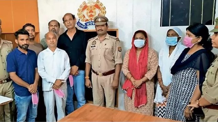 आगरा ईसाई धर्मांतरण पास्टर