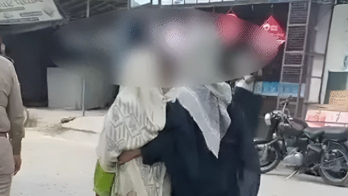 अब्बू ने 15 साल की बेटी का महीनों तक किया रेप