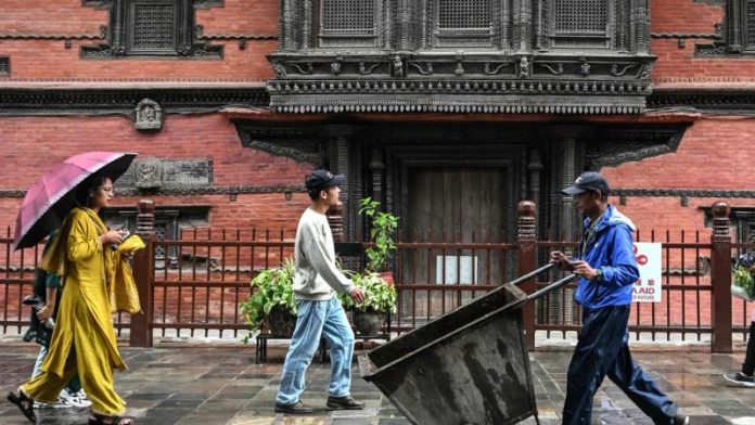 नेपाल कर्फ्यू अंतरिम प्रधानमंत्री