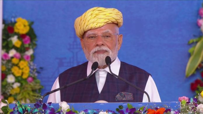 गुजरात को पीएम मोदी की 34,200 करोड़ की सौगात
