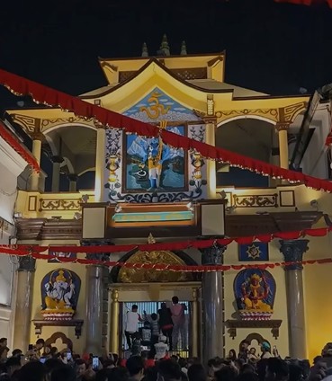 पशुपतिनाथ मंदिर पर प्रदर्शनकारियों का हमला