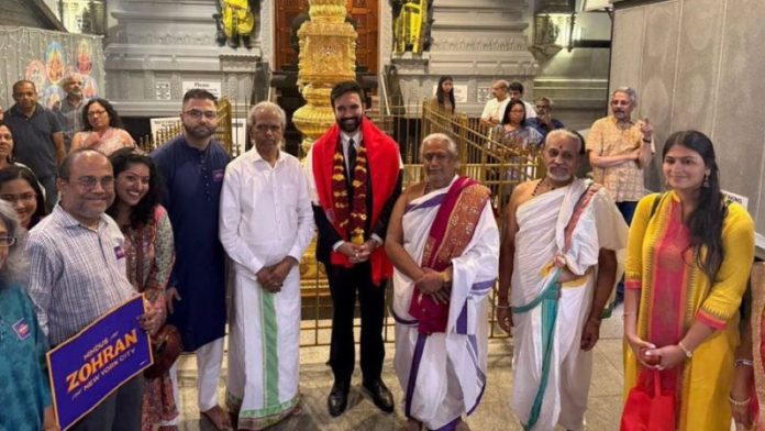 न्यूयॉर्क सिटी डेमोक्रेटिक उम्मीदवार जोहरान मामदानी मंदिर जूते