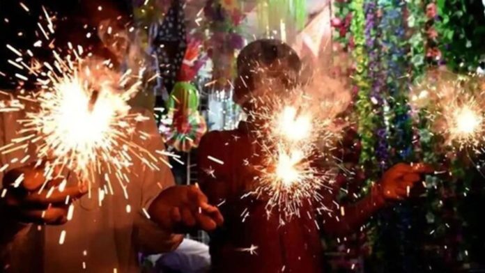 दिल्ली-NCR में दीपावली पर फोड़ सकेंगे ग्रीन पटाखे (फोटो- इंडिया टुडे)