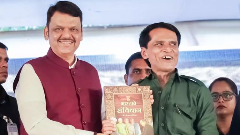 संपूर्ण सफाए से डरे सबसे बड़े नक्सली नेता ने किया आत्मसमर्पण, 6 करोड़ का था ईनाम: 60 साथियों ने भी डाले हथियार, सरकार को शांतिवार्ता का दिया प्रस्ताव