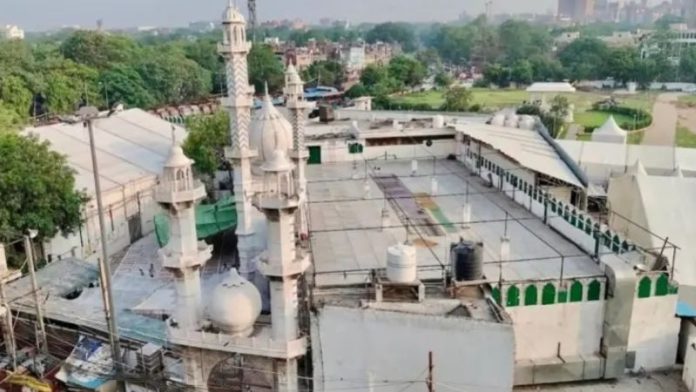 दिल्ली रामलीला मैदान अतिक्रमण