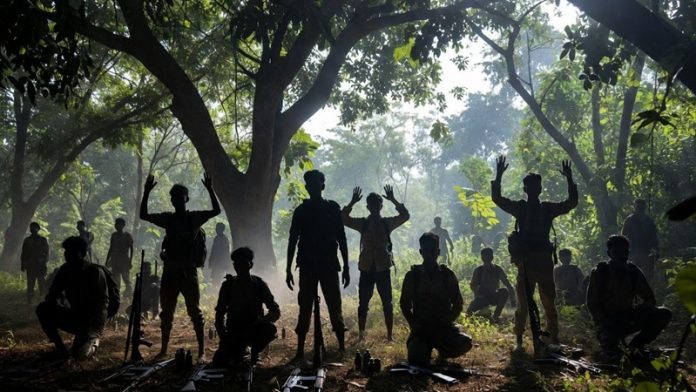 माओवादी नक्सली सरेंडर