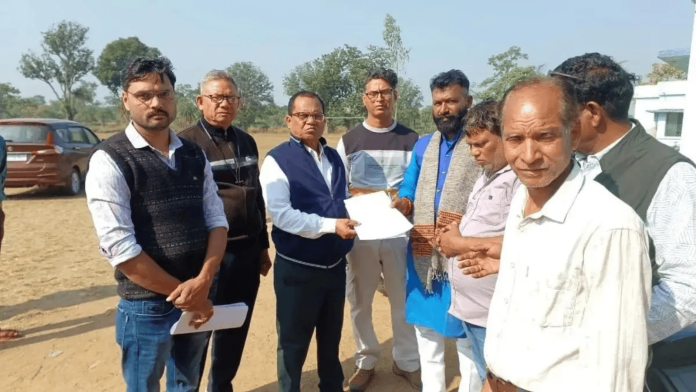 VHP ने की प्रिंसिपल के खिलाफ कार्रवाई की माँग