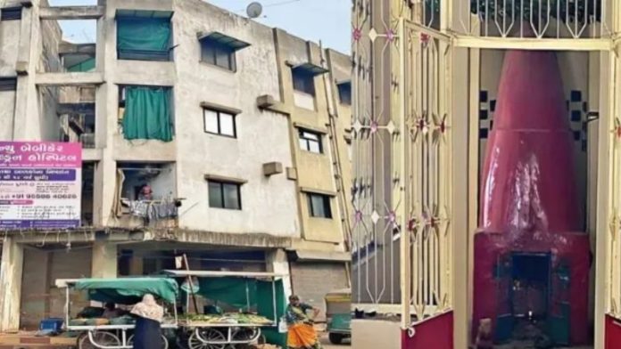 प्राचीन मंदिर अहमदाबाद फ्लैट