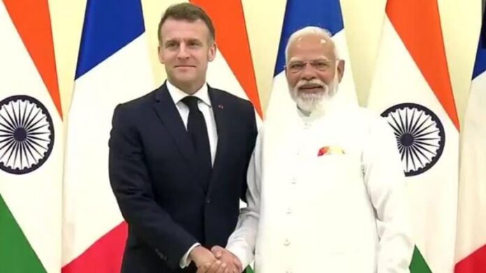 फ्रांस राष्ट्रपति इमैनुएल मैक्रों पीएम मोदी