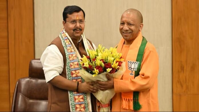 नितिन नवीन CM योगी