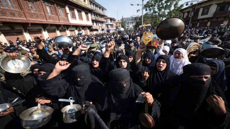 मजहब देखकर मदद करने तक है जिनकी औकात, वो भारतीय सेना को ‘शराबी-बलात्कारी’ बताकर उठाते हैं सवाल: कौन हैं ये लोग?
