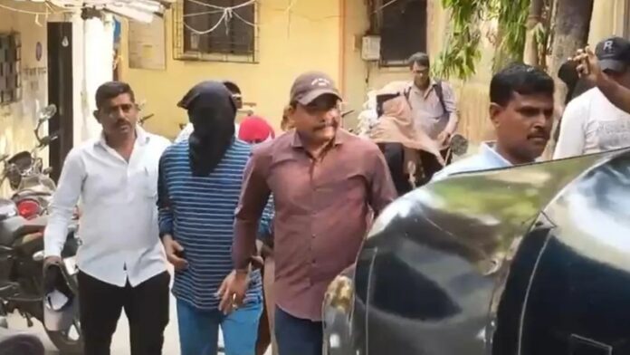 मुंबई मुंब्रा छेड़छाड़ फायरिंग