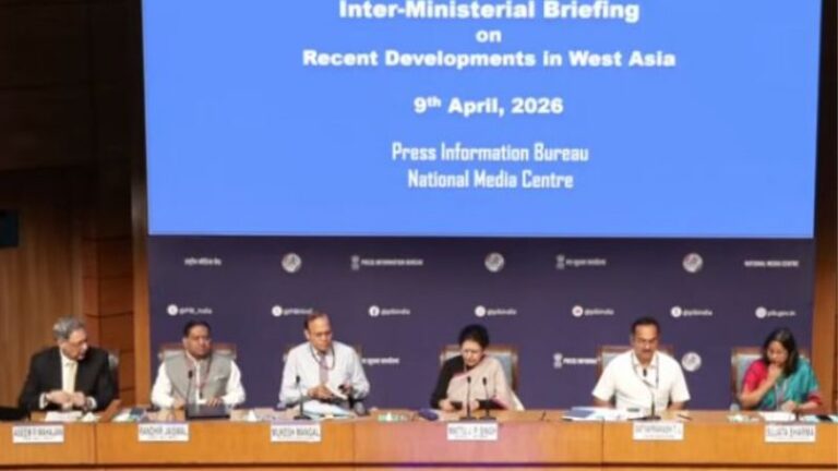 मिडिल ईस्ट अपडेट्स 07/04/26:अब तक 1800+ नाविक और 815000 लोग लौटे घर, जानिए सरकार ने और क्या-क्या बताया