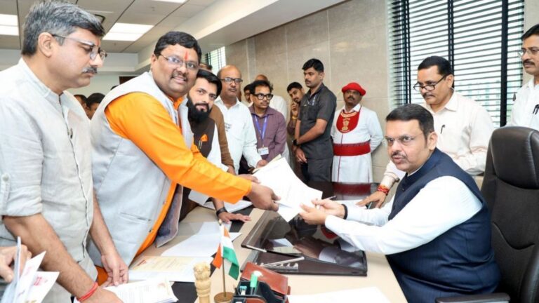 महाराष्ट्र के प्रस्तावित देवस्थान इनाम निरसन अधिनियम का विरोध, CM फडणवीस से हस्तक्षेप की माँग: जानिए वक्फ छूट से क्यों खफा हुए हिंदू