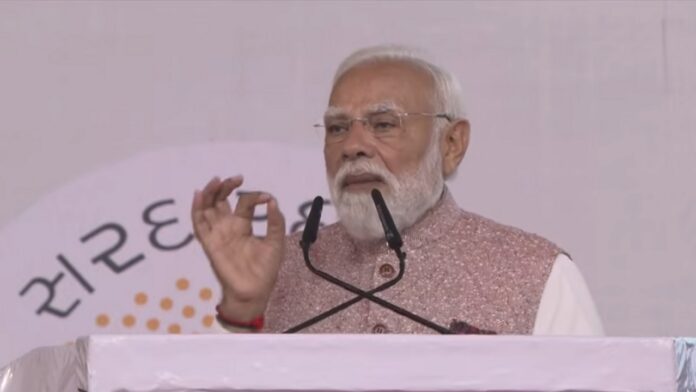 नरेंद्र मोदी