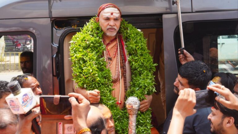 ‘संत’ की यात्रा से ‘सनातन’ ही गायब, सपा-कॉन्ग्रेस ने किया हाइजैक: UP में विपक्ष का प्रोपेगेंडा टूल तो नहीं बन रहे स्वामी अविमुक्तेश्वरानंद, ‘गविष्टि यात्रा’ की टाइमिंग-रूट को लेकर भी सवाल