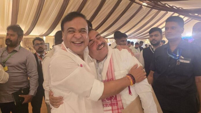 बंगाल के CM शुभेंदु के साथ हिमंता बिस्वा सरमा (फोटो साभार: X/Himanta Biswa Sarma)