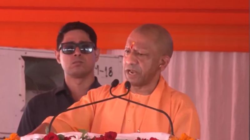 सपा-कॉन्ग्रेस के निकम्मेपन से पिछड़ा बुंदेलखंड: ललितपुर में ₹1766 करोड़ की सौगात देकर बोले CM योगी, कहा- अब यहाँ बनेगा UP का सबसे बड़ा औद्योगिक शहर