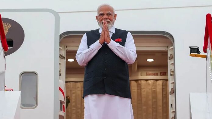 पीएम मोदी सेशेल्स रवाना