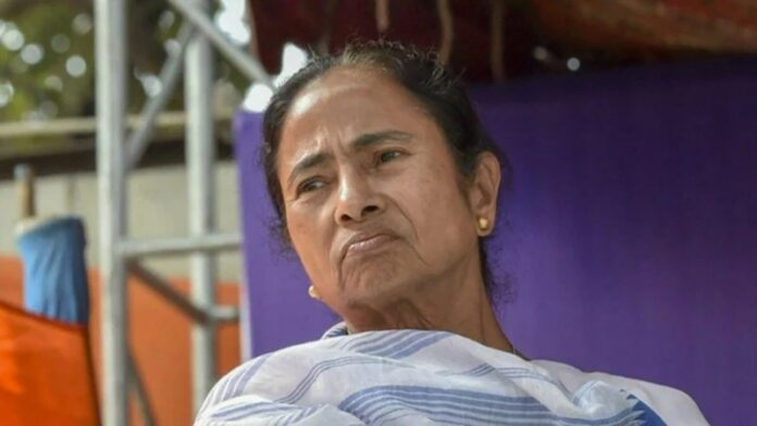 ममता बनर्जी कोलकाता FIR