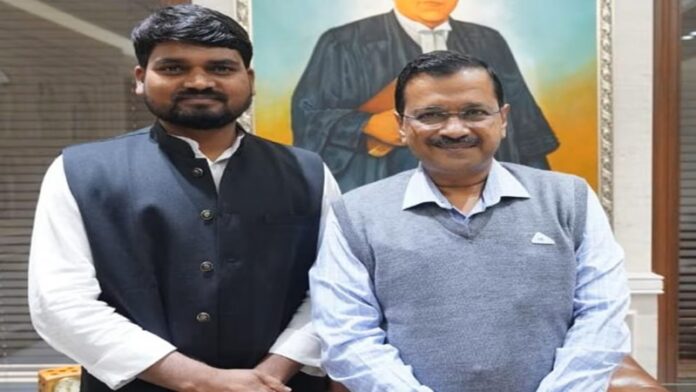 आप नेता चैतर वसावा