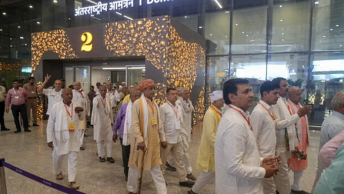 जेवर एयरपोर्ट किसान लखनऊ