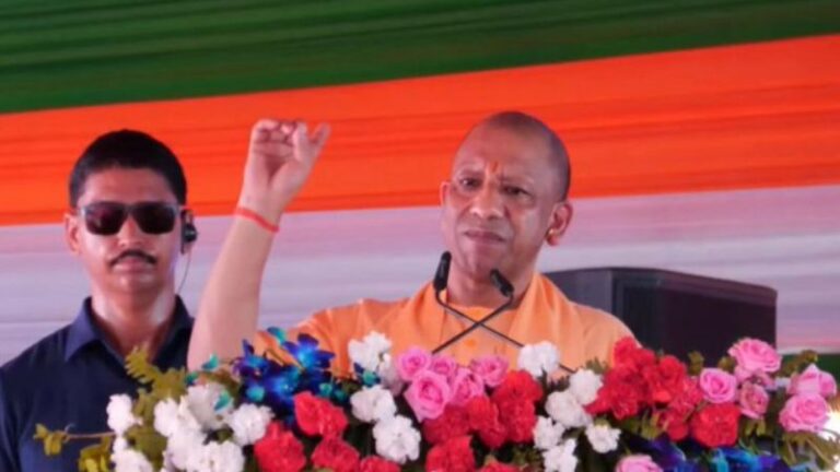 UP में शिक्षकों-शिक्षणेत्तर कर्मियों के लिए ‘CM शिक्षक कैशलेस चिकित्सा योजना’ लागू, 20+ लाख कर्मचारियों को मिलेगा फायदा: जानिए योगी सरकार ने क्यों लिया ये बड़ा फैसला