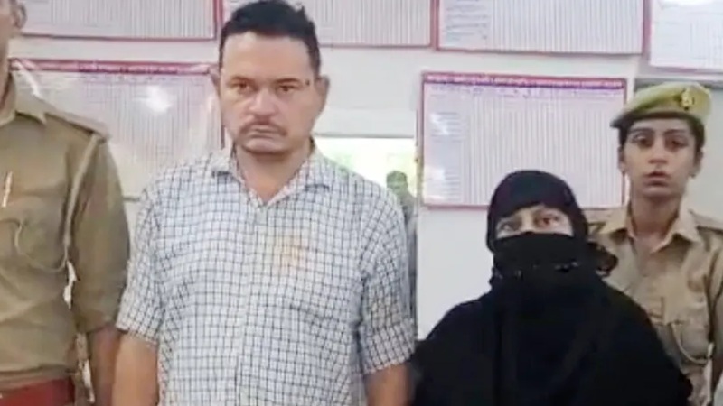 पहले हिंदू महिला से दोस्ती, फिर बंदूक की नोक पर कलमा पढ़वा कराया धर्मांतरण: सुल्तान ने बंधक बना दूसरी बीवी बनने का बनाया दबाव, मुरादाबाद पुलिस ने पहली बेगम संग दबोचा