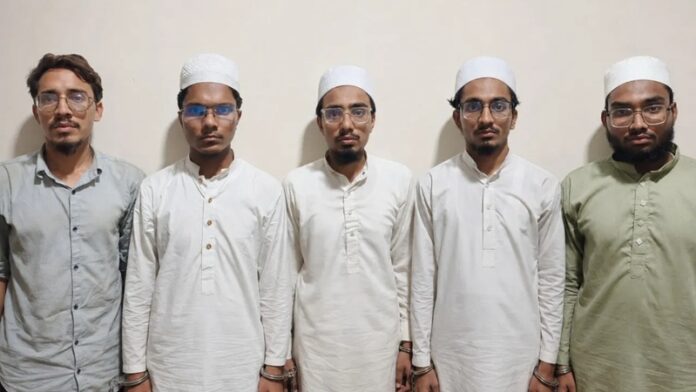 गुजरात ATS आतंकी गिरफ्तार