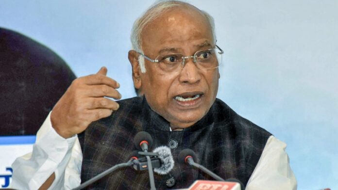 कॉन्ग्रेस खरगे वारंट जारी