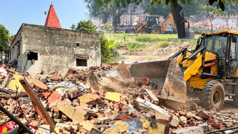 PM की सुरक्षा के लिए खाली कराई गई 100 एकड़ जमीन, सिर्फ़ एक मस्जिद पर क्यों मचा है बवाल?